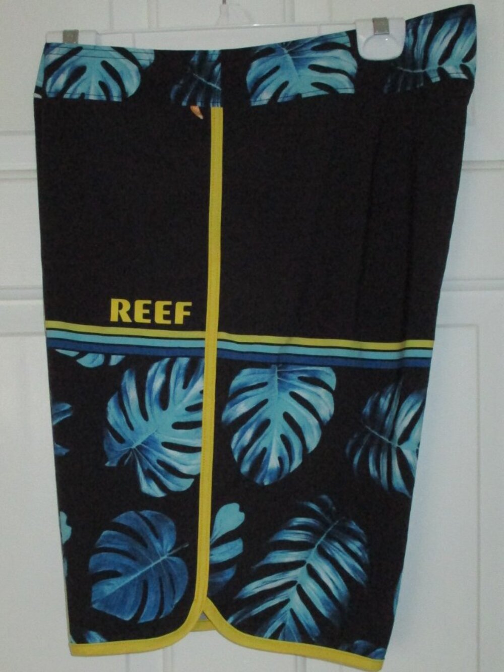 Reef Mens Swim Board Short NWOT - Size 37W*